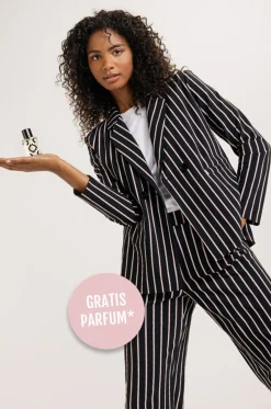 Lark Fragrance blazer -|Studio Anneloes Fashion