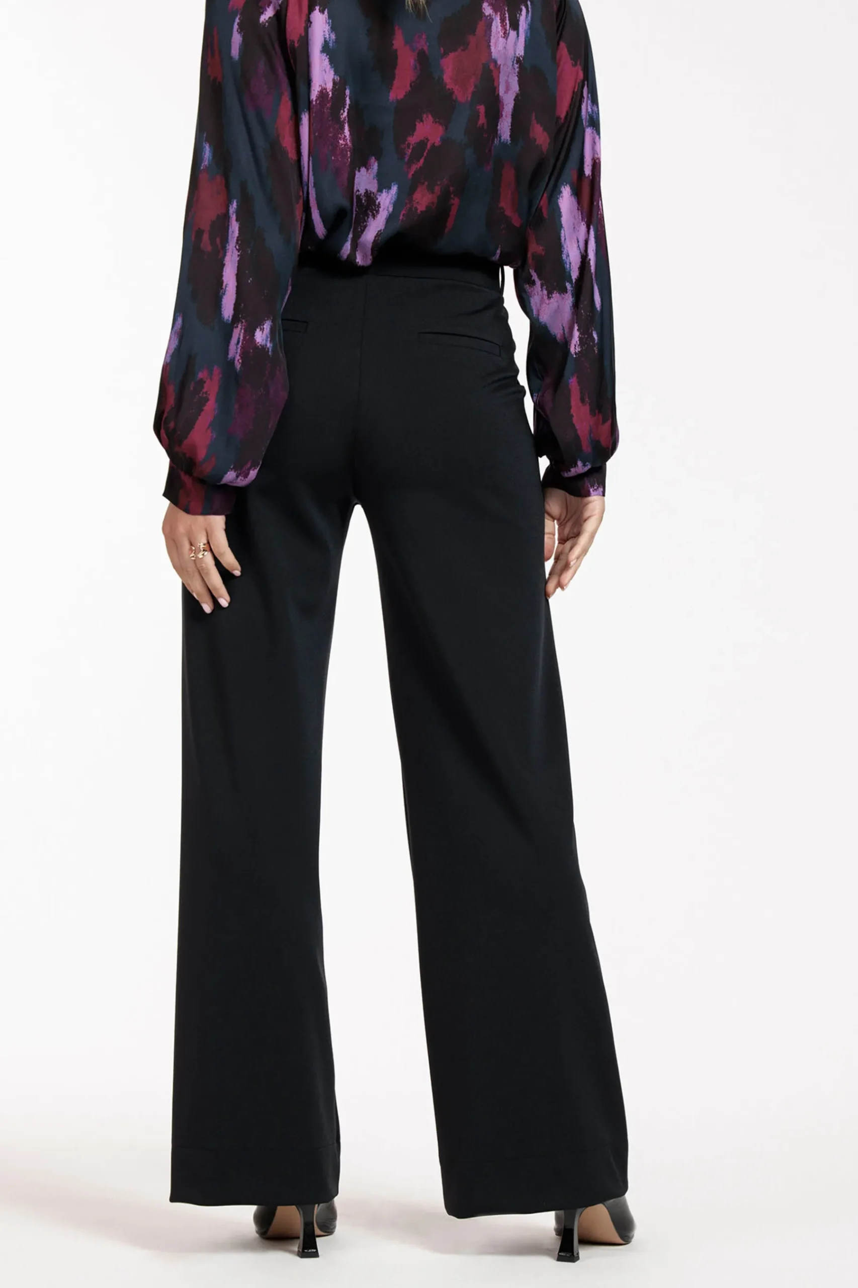Lexie shiny bonded trousers -|Studio Anneloes Clearance