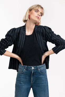 Mirelle gold pinstripe blazer -|Studio Anneloes Best
