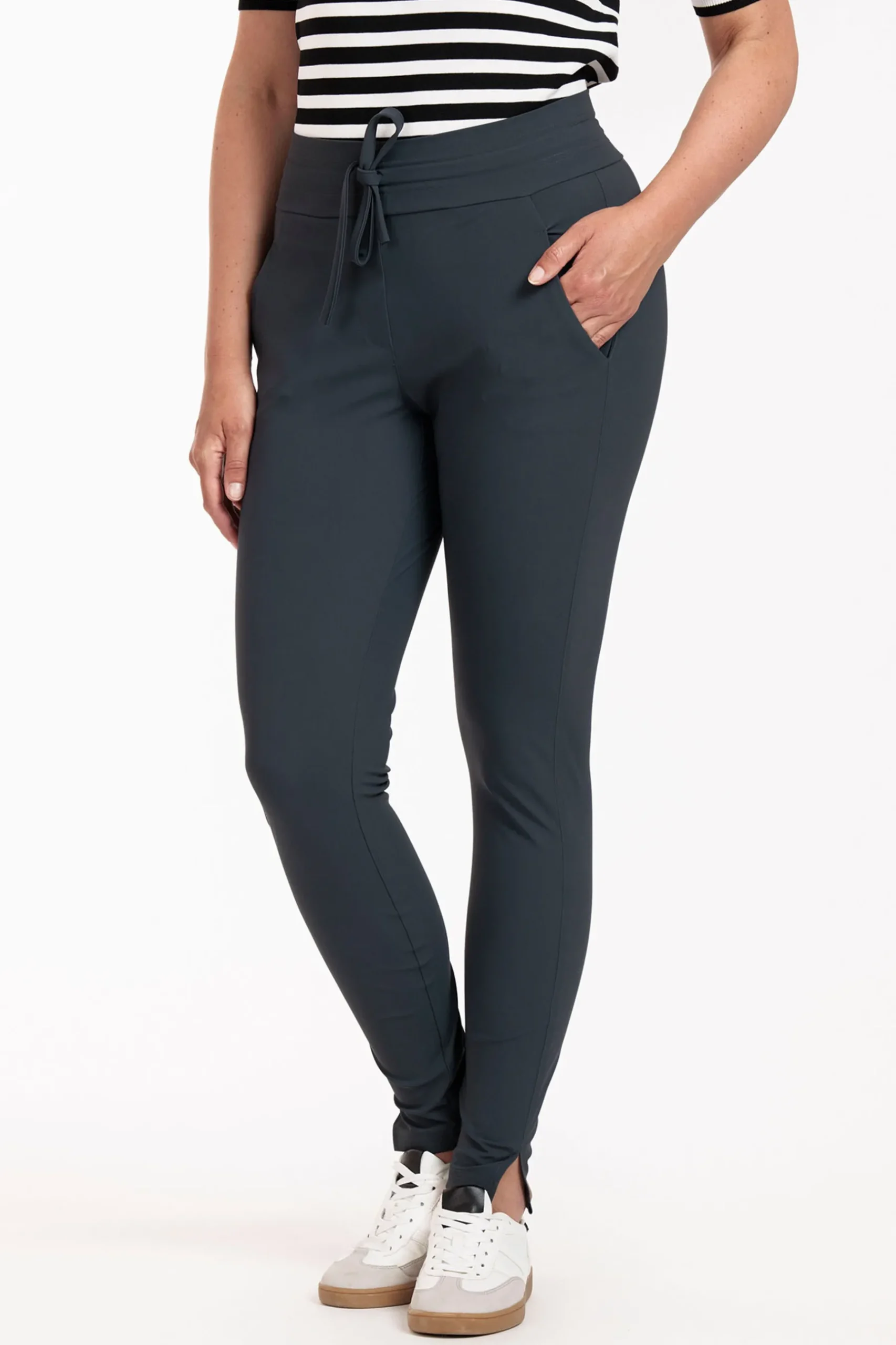 Stairdown trousers -|Studio Anneloes Best