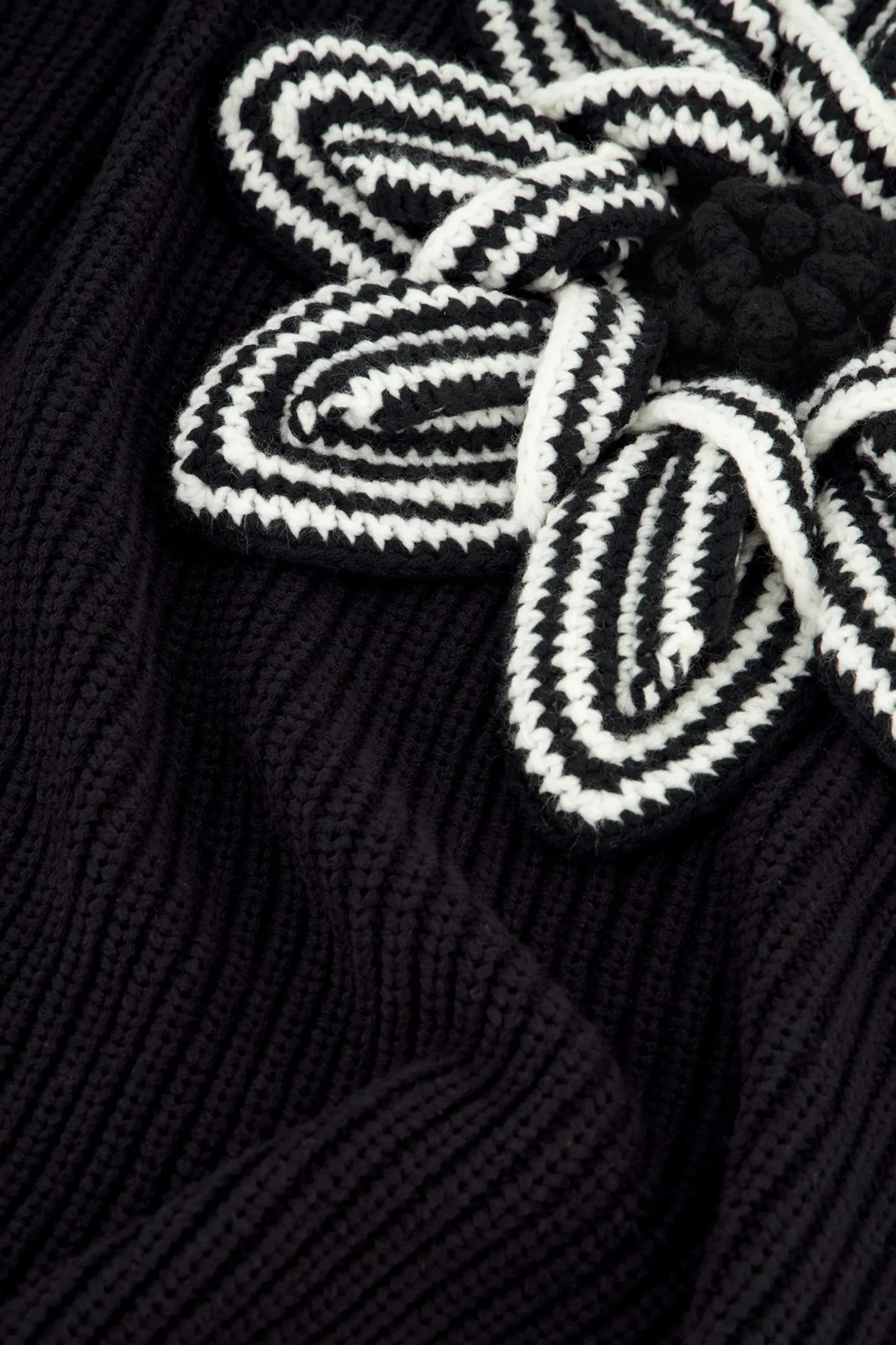 Valerie chunky flower pullover -|Studio Anneloes Hot